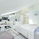 Harbour Apartment *