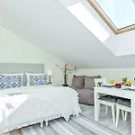 Harbour Apartment *
